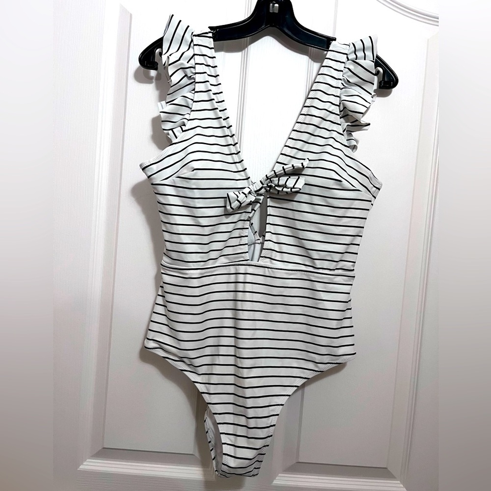 Stripped bathing suit sz.L